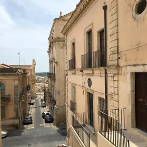 Zia Dina Bed & Breakfast Noto
